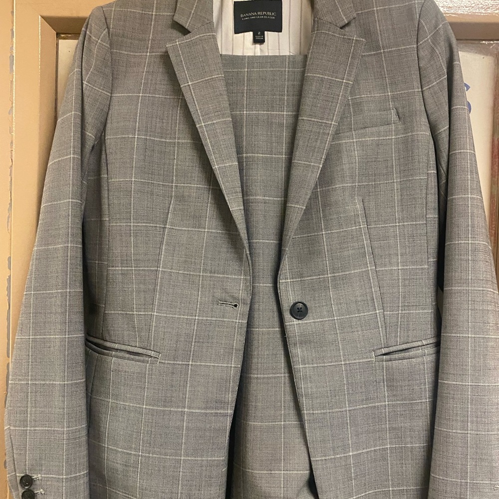 Banana Republic Blazer Long and Lean Style
